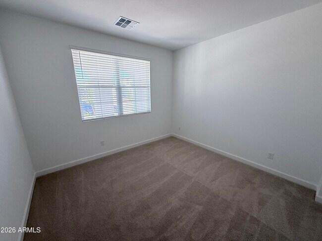 Building Photo - 6980 W Buckhorn Trail