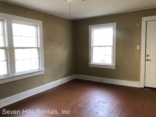 Building Photo - 2 br, 1 bath House - 418 E. 12th Street
