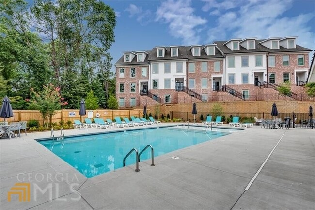 Building Photo - 533 Burton Dr