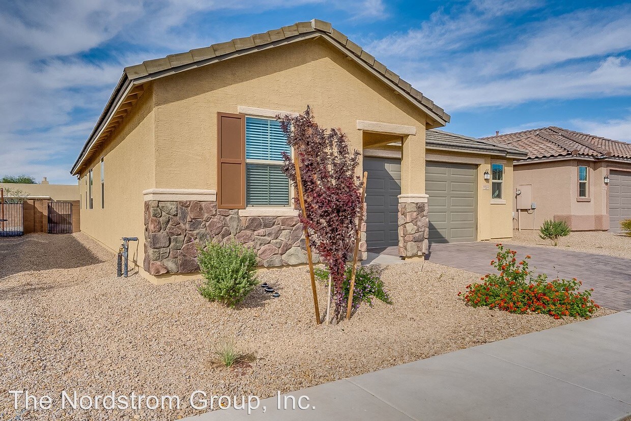 Foto principal - 8922 N Hardy Preserve Loop