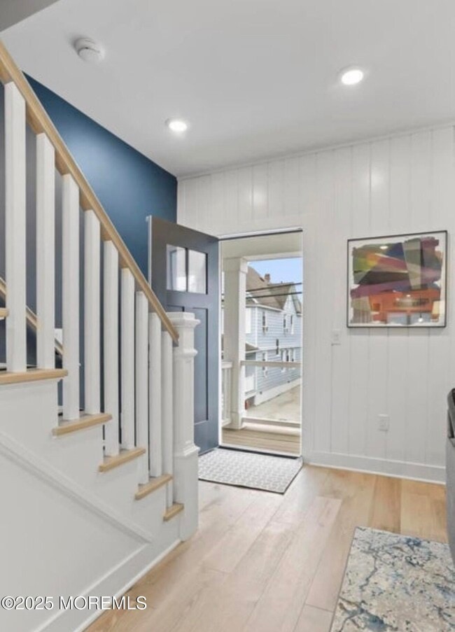 Building Photo - 7 Center St