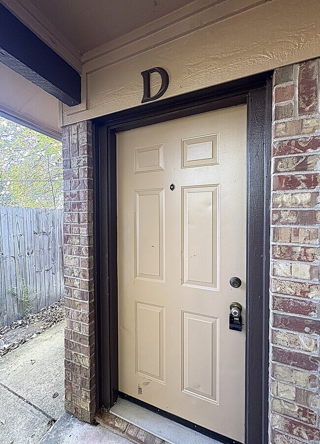 Foto del edificio - 3901 Hereford Ln