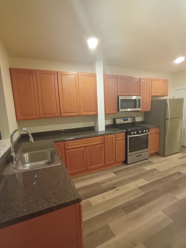 Foto del edificio - Spacious Newly Renovated West Philadelphia...