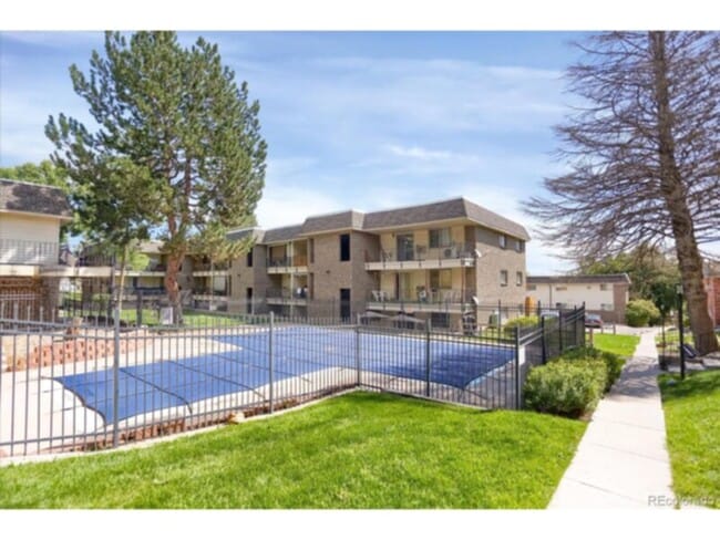 Building Photo - 4603 S Lowell Blvd