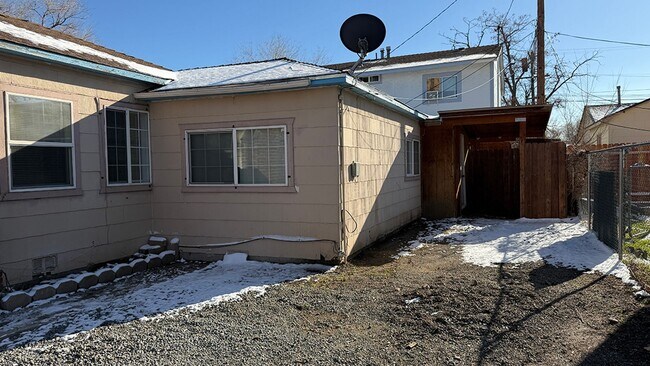 Building Photo - JM-Clare***