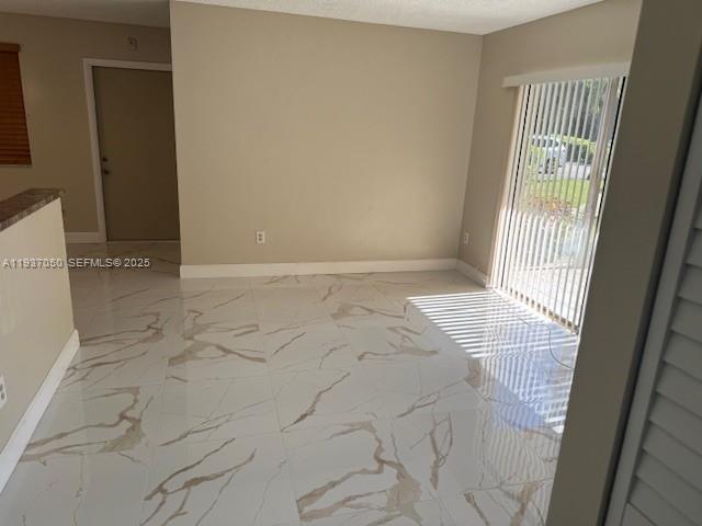 Foto del edificio - 425 NW 210th St