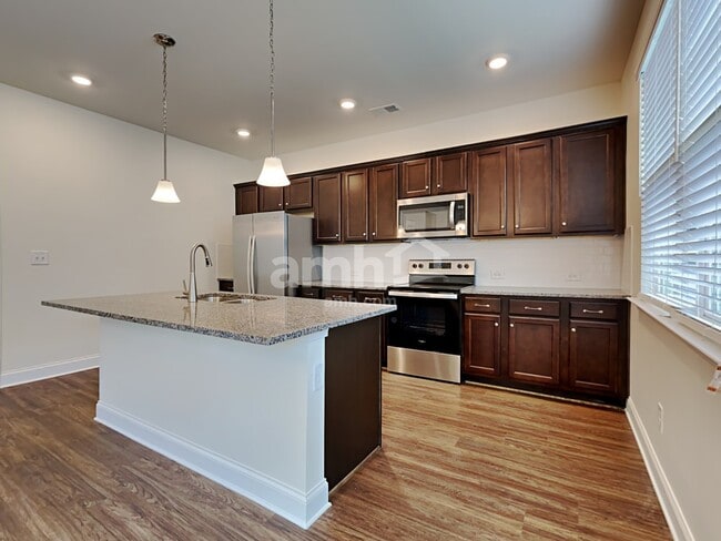 Foto del edificio - 6219 Bridlewood Ln