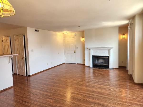 Building Photo - 3570 Sacramento St