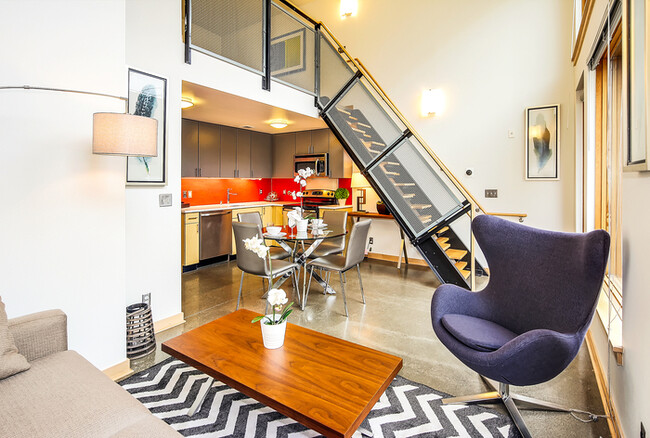 Building Photo - Modern Loft