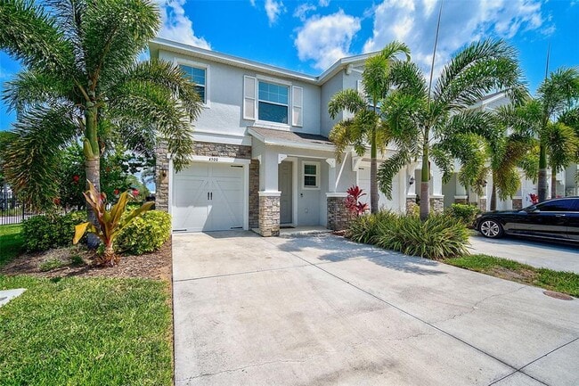 Building Photo - 4500 Silver Lining St