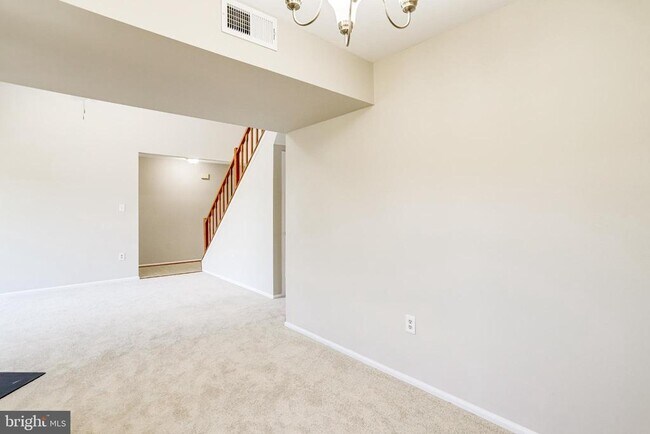 Foto del edificio - 7758 New Providence Dr