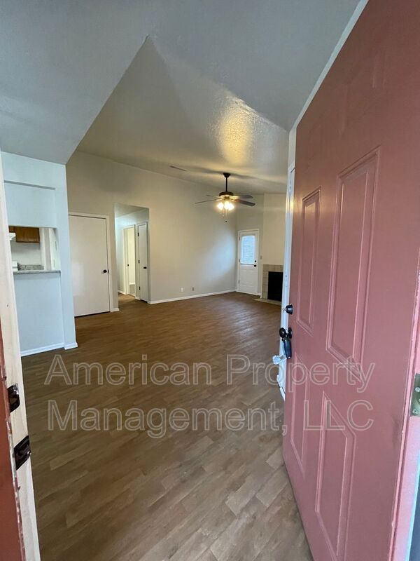 Foto del edificio - 13137 E 44th St