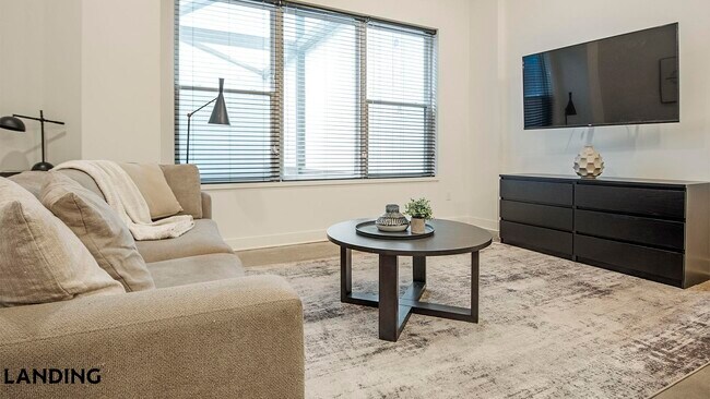 Foto del edificio - 300 S Broadway