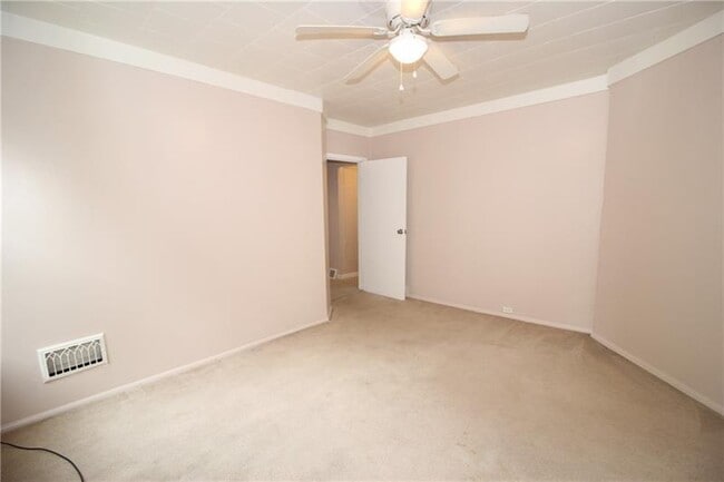 Building Photo - 180 Oneida St