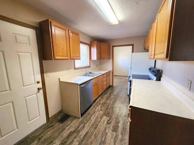 Foto del edificio - Easy Access to Shopping and Highway!