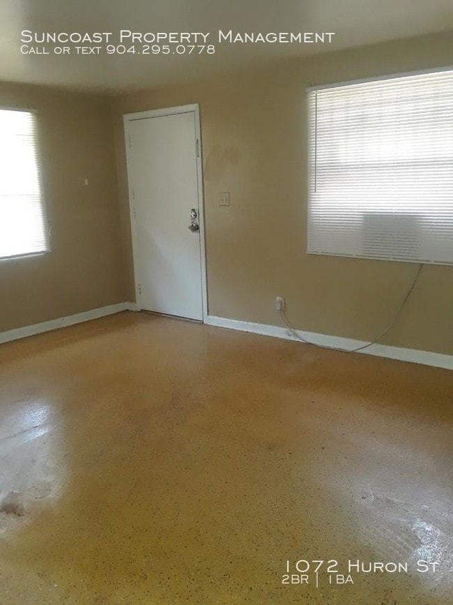 Building Photo - 2 bedroom in Jacksonville FL 32254