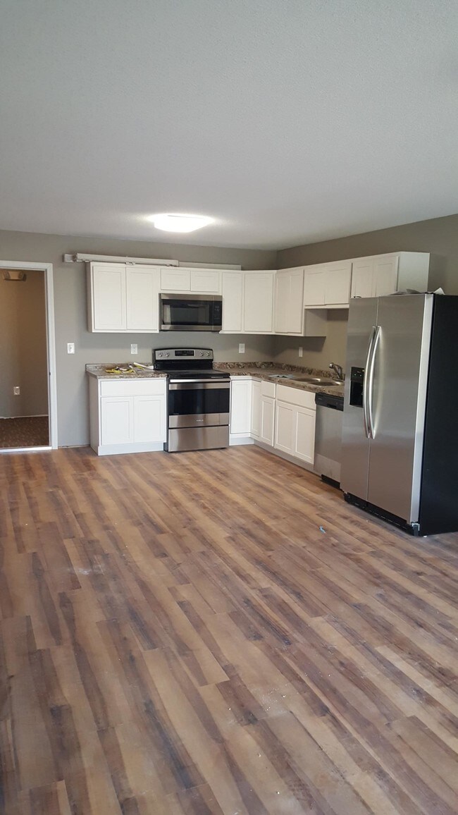 Building Photo - 301 7th St NE