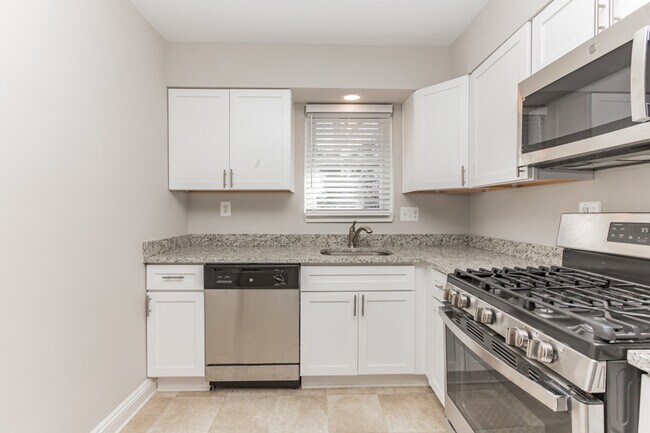 Foto del edificio - 2524 Branch Ave SE