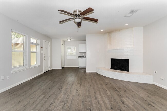 Foto del edificio - 24707 Wilderness Rd