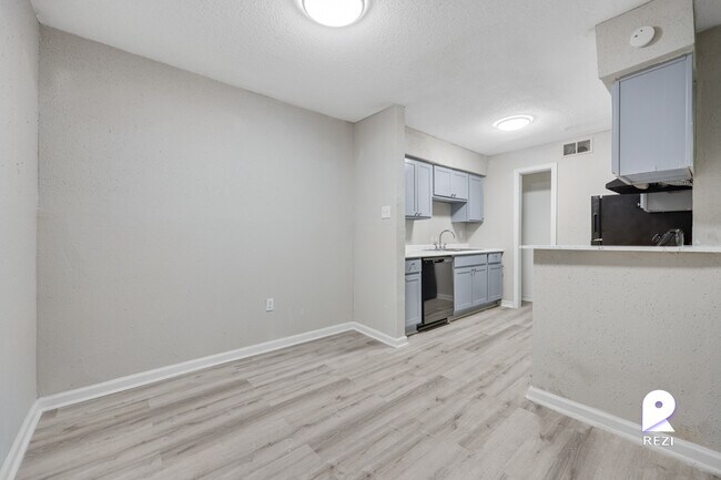 Foto del edificio - 11810 Algonquin Dr