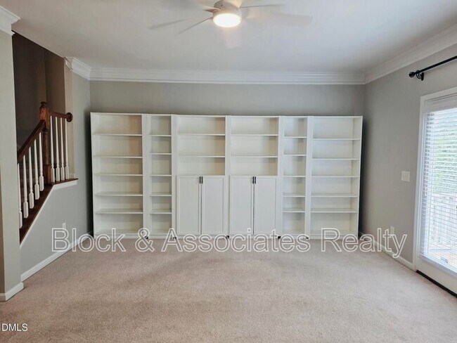 Foto del edificio - 124 Braeside Ct