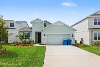 Building Photo - 2552 Carrick St