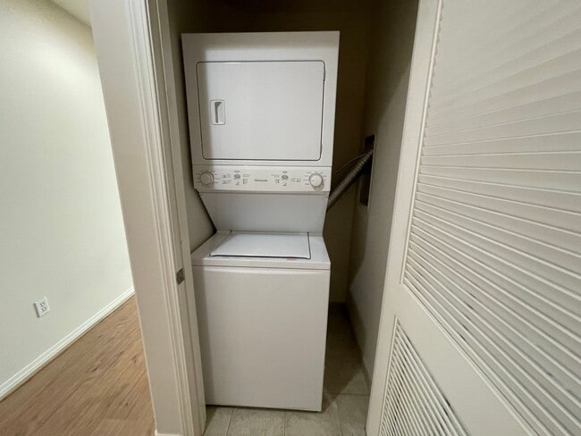 Foto del edificio - Updated Condo on Top Floor in Harbor City