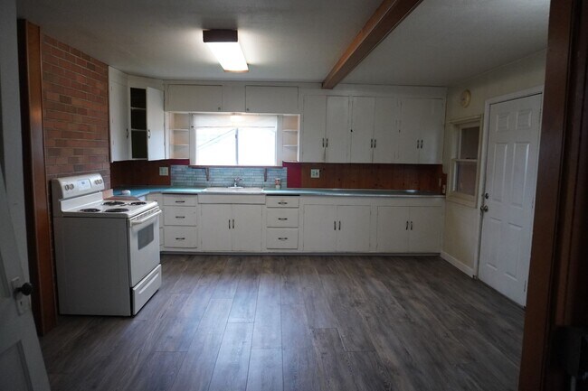 Building Photo - 14017 NW 43rd Ave