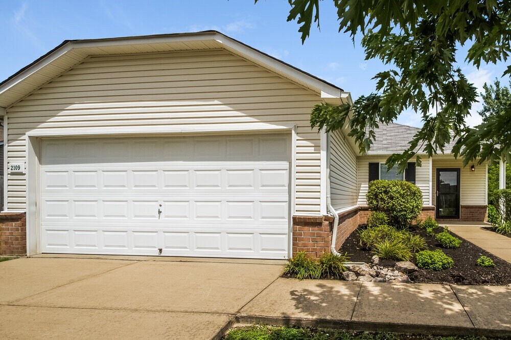 Foto principal - 2109 Carlton Ln