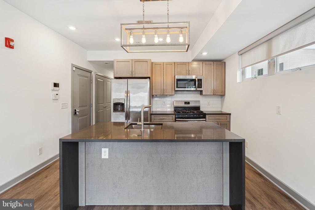 Primary Photo - 415 W Berks St