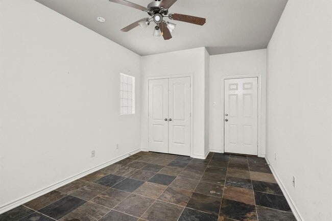 Building Photo - 5405 Kansas St