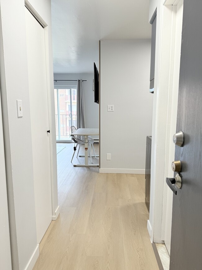 Photo du bâtiment - 1989 Wyandotte St W