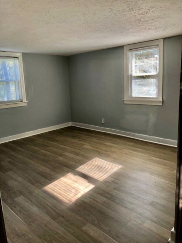 Foto del edificio - 1731 Meyers Ln
