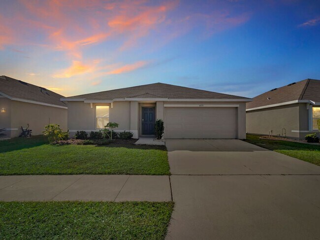 Foto del edificio - Beautiful 4 bedroom 2 bathroom Single Family House! Like new!