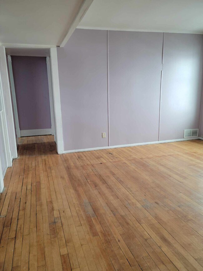 Living Room - 26 S Main St