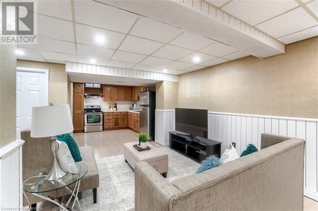Building Photo - 27 Stanwell Dr