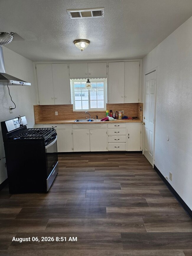 Building Photo - 407 S Santa Clara St