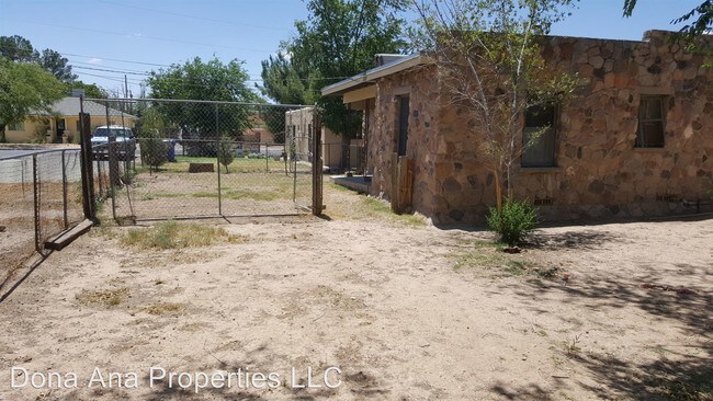 Building Photo - 585-585 W Brown Rd