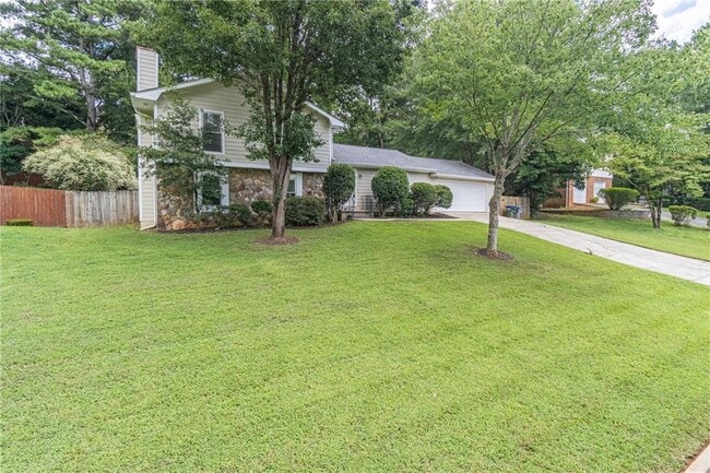 Building Photo - 495 Ansley Dr