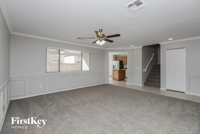 Building Photo - 405 W Jersey Way