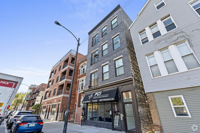 Building Photo - 1636 N Western Ave