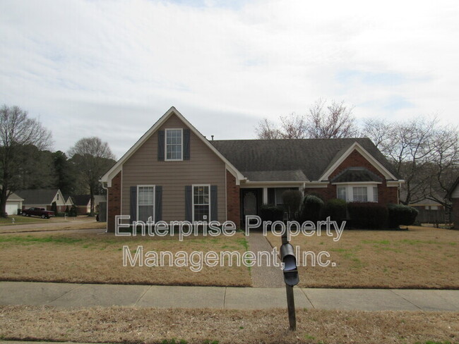 Building Photo - 7037 Meadowlands Pl
