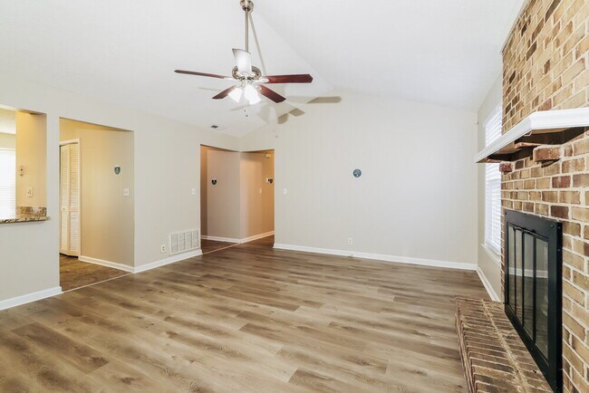 Foto del edificio - 7900 Rochelle Rd