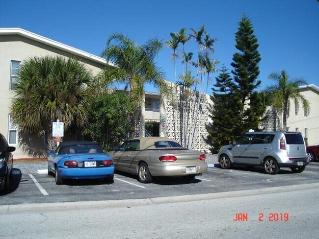 Building Photo - 202 Caroline St