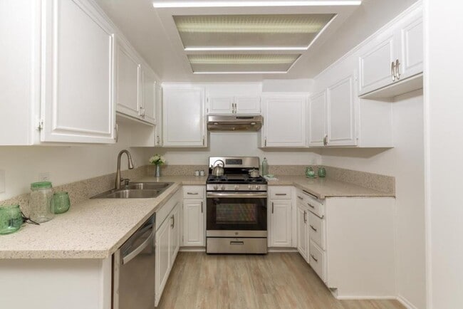 Building Photo - Denny Avenue Apartments