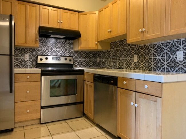 Building Photo - 5300 E Cherry Creek S Dr