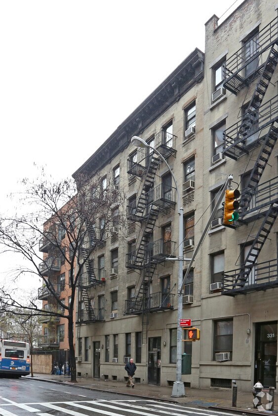 Primary Photo - 333-335 W 43rd St