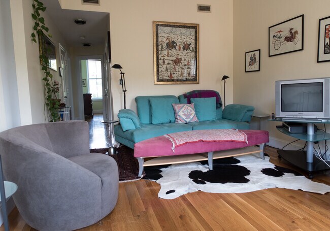 Building Photo - 33 Holyoke St