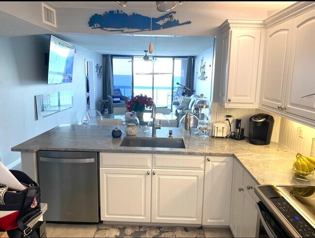 Foto del edificio - 9940 S Ocean Dr