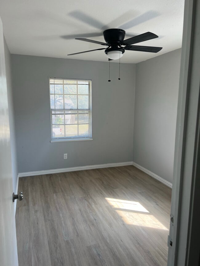 Photo - 1010 Monticlair House